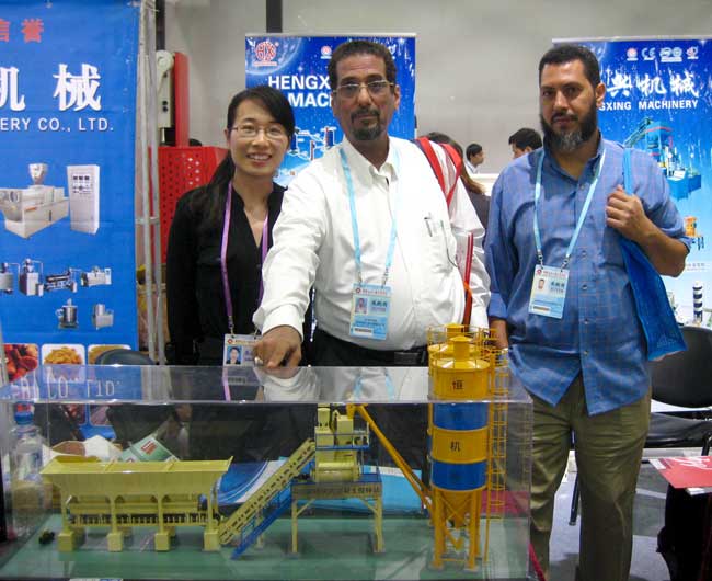 沙(sha)特工程機械展(zhǎn)會