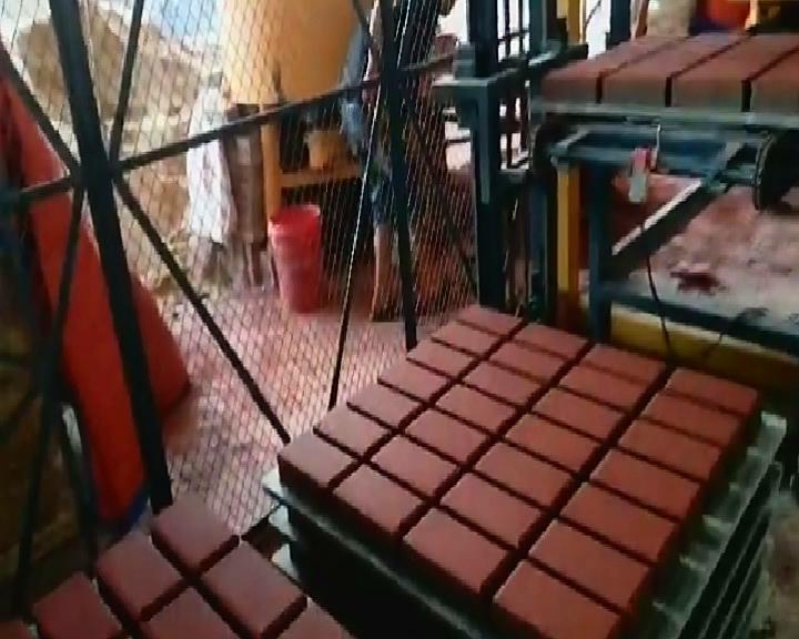 透水(shui)磚生産線- 恒興(xìng)透水磚機視頻(pin)