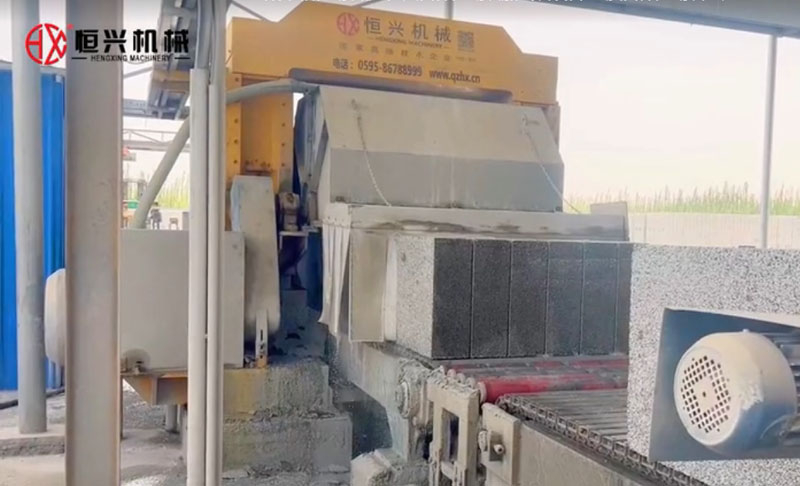 EPS聚苯顆粒砌塊(kuài)生産線新疆客戶(hù)現場